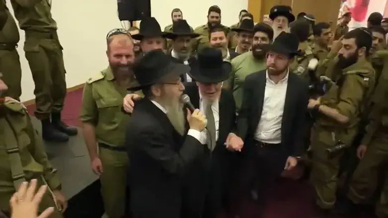 הרב אזרחי בשירה עם אברהם פריד