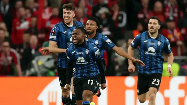 שחקני אטלאנטה חוגגים הערב היסטוריה באירופה