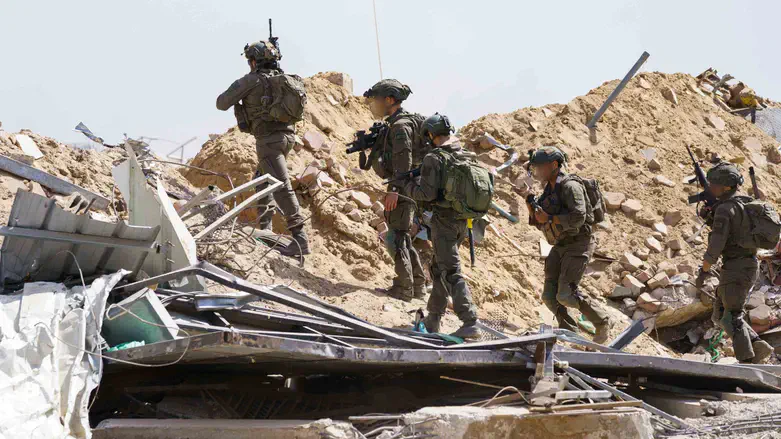 soldiers in Gaza