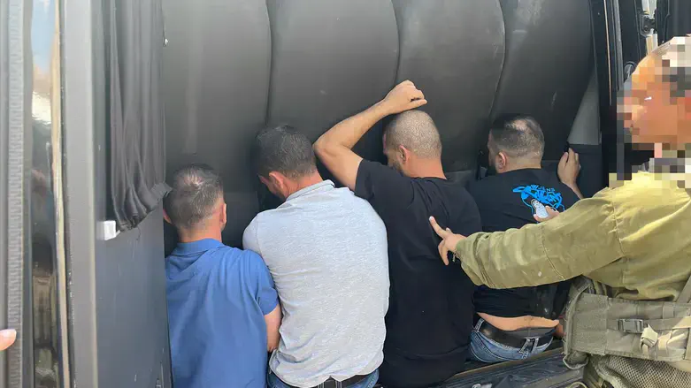 בדופן מיניבוס