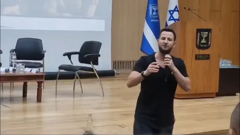 גיא הוכמן=