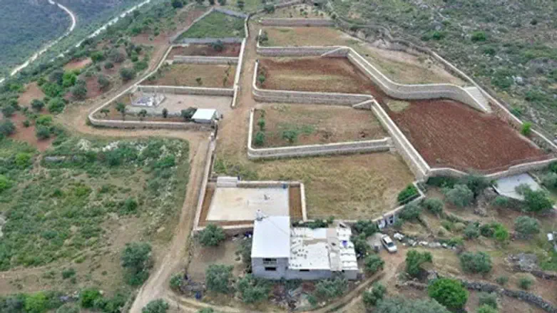 הבנייה הבלתי חוקית