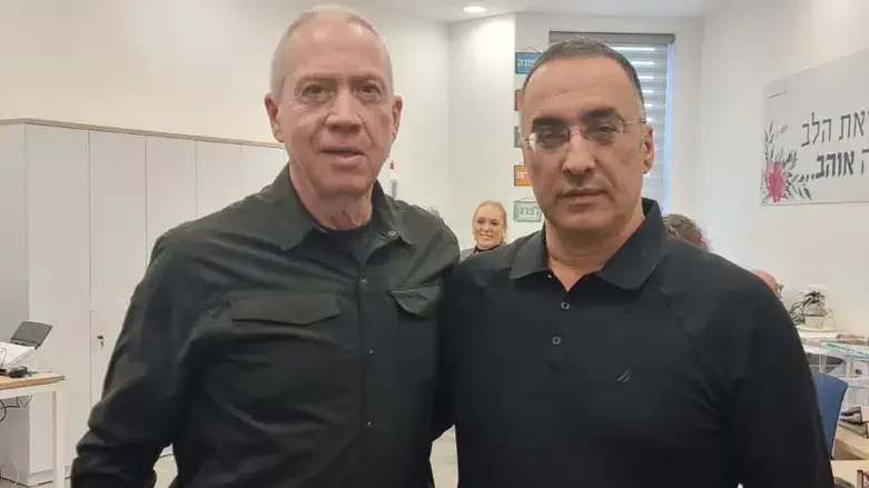 עמית סופר עם השר גלנט