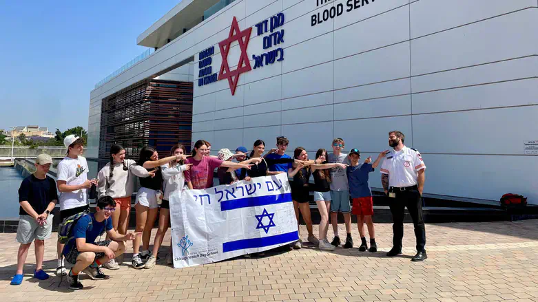 CJDS 8th graders visit MDA facility in Ramla