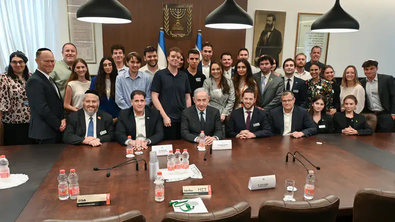 נתניהו עם הסטודנטים