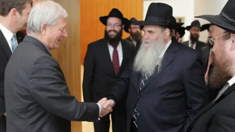Rabbi Moshe Kotlarsky and German State Pres.