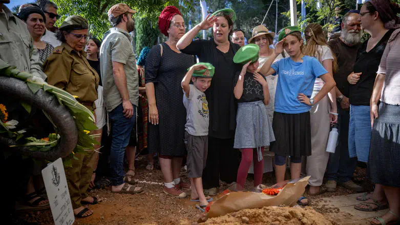 The family salutes the late Rafael Kauders