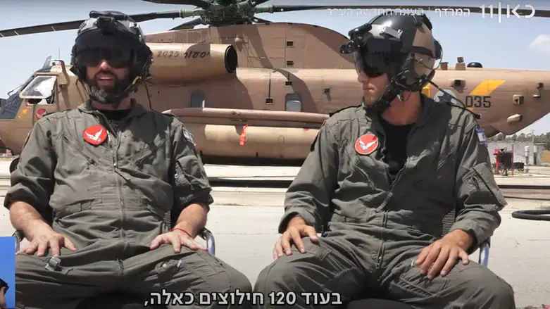 Air force pilots who took part in rescue