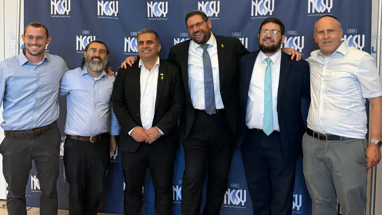 השר אופיר סופר בכנס