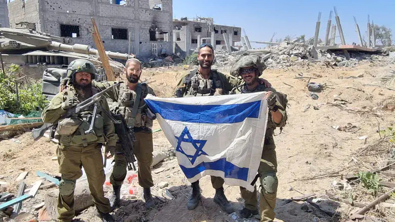 חלק מחברי מחזור ו' של ישיבת ההסדר במעלה אפרים