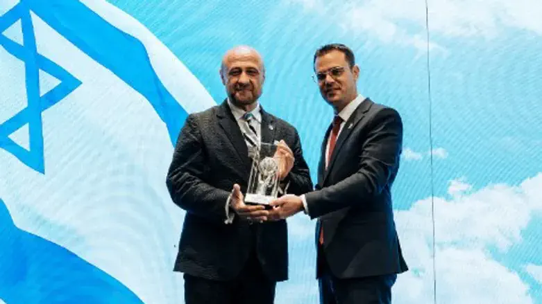 Robert Stearns receives Jerusalem Award