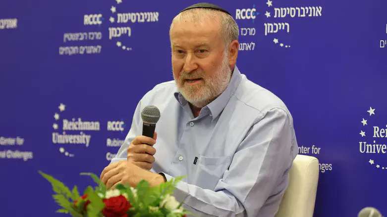 אביחי מנדלבליט