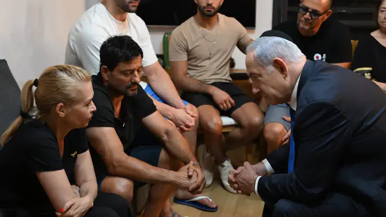 PM Netanyahu visits family of Omer Smadja