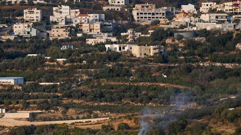 עשן בהר דב אחרי ירי של חיזבאללה