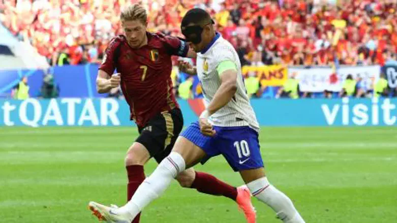 אמבפה מול בה בראונה. סגנית אלופת העולם ברבע