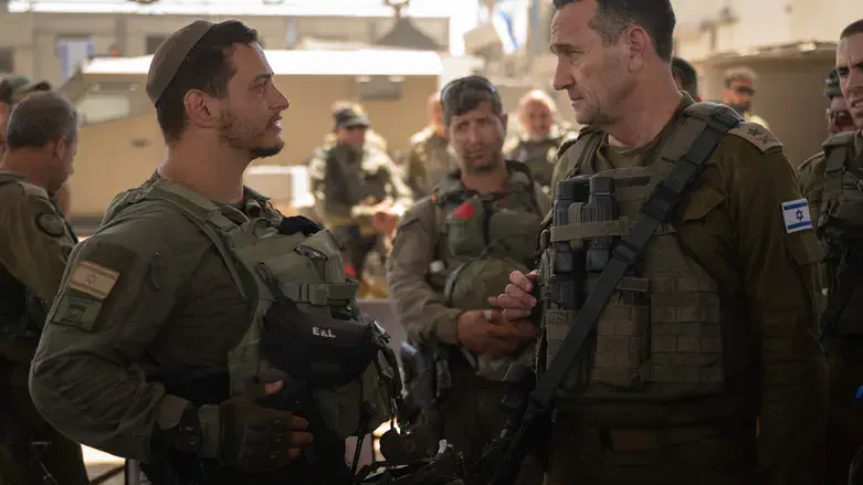 אלקנה ליבמן נפגש עם הרמטכ"ל