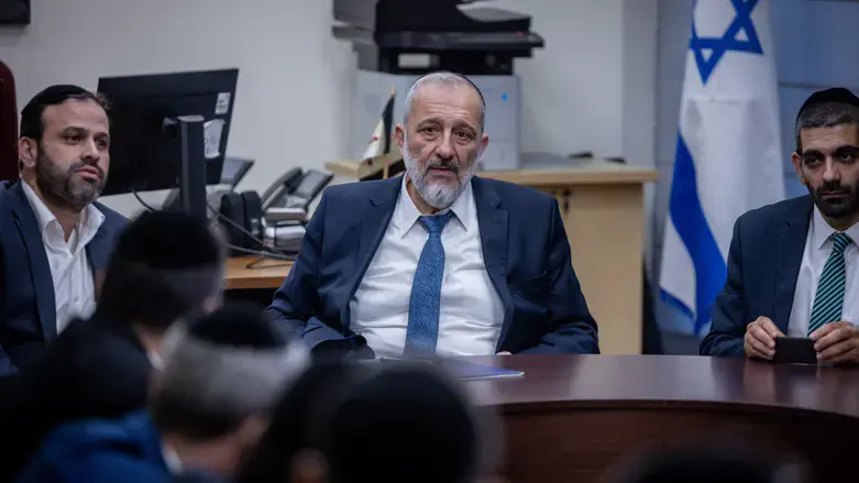 היחידה ללא חובות. מנהיג ש"ס ח"כ דרעי