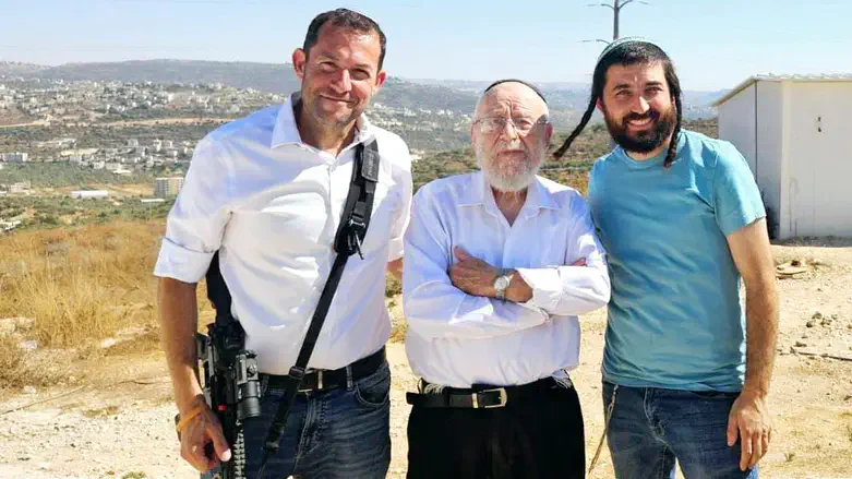 יוסי דגן וח"כ צבי סוכות עם הרב ליאור באביתר