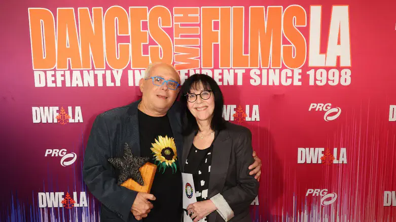 אורי ירדני עם אשתו אירית שעיצבה את פס הקול