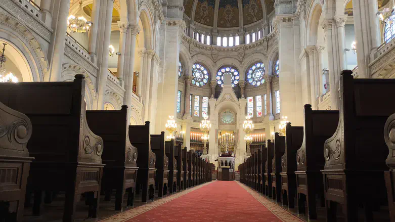 בית הכנסת הגדול בפריז