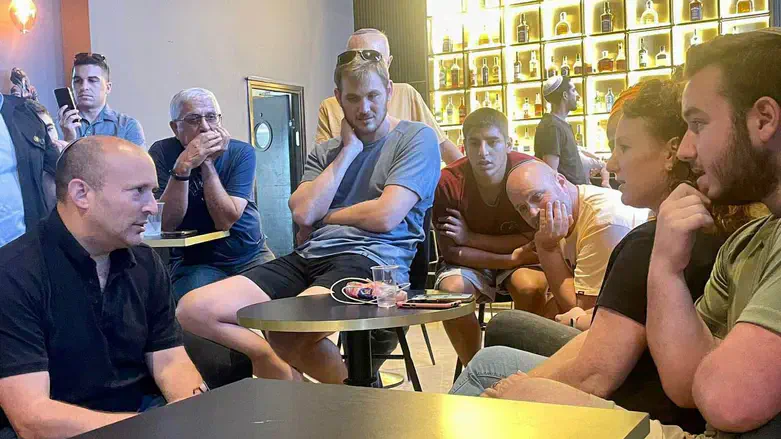 Беннет на одной из встреч после 7 октября