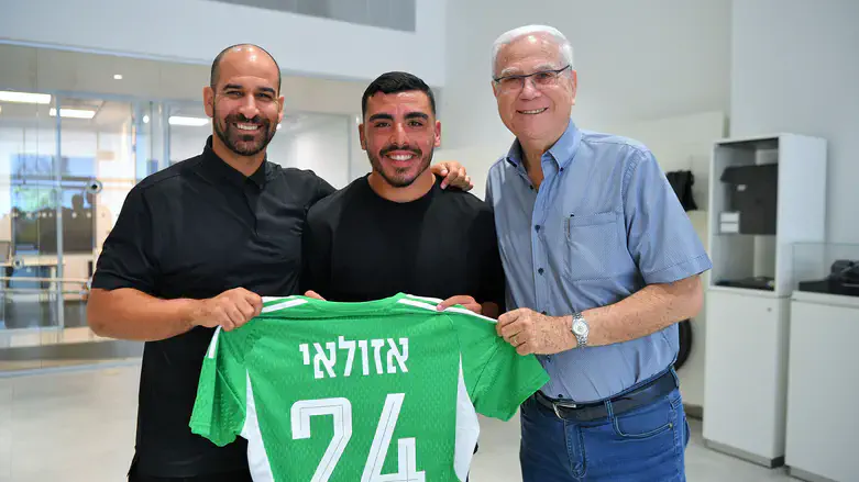 אזולאי עם נשיא חיפה שחר והמנהל המקצועי אלברמן