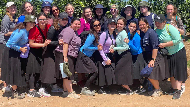 משלחת הסטודנטיות מה'ישיבה יוניברסיטי'