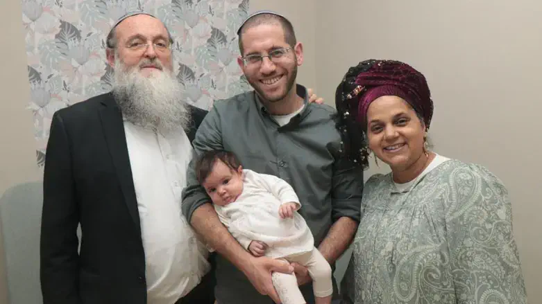 הרב בורשטין עם הזוג ברויאר