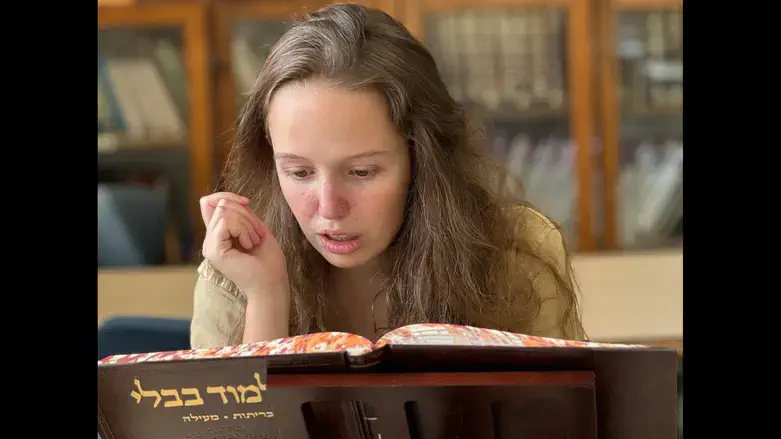 Elke Bentley, 18, completed the Babylonian Talmud in just two-and-a-half years.