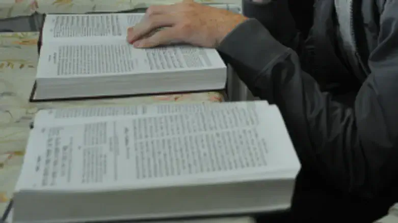 רש"י לימינו