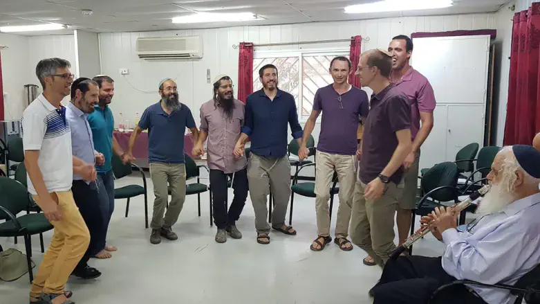 תלמידי תוכנית החסידות במכללת הרצוג