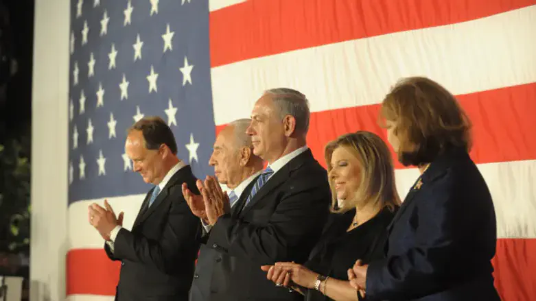 Peres and Netanyahu at July 4th Celebration