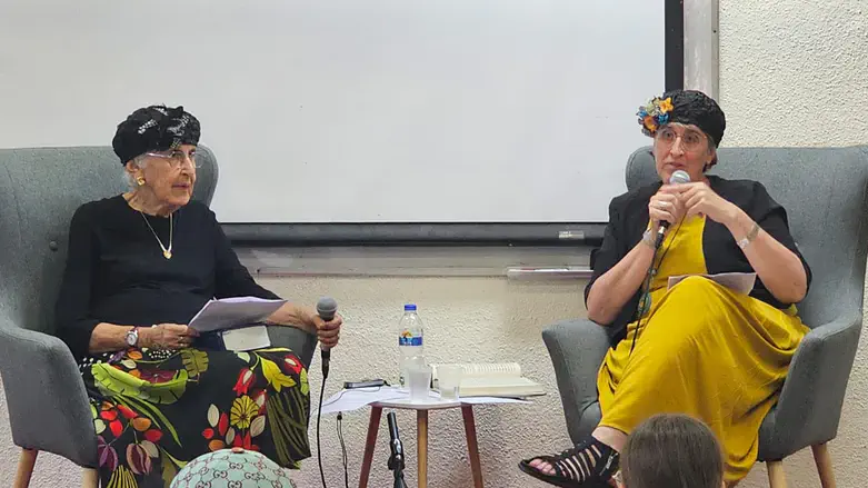 הרבנית ליכטנשטיין ובתה הרבנית אסתי רוזנברג