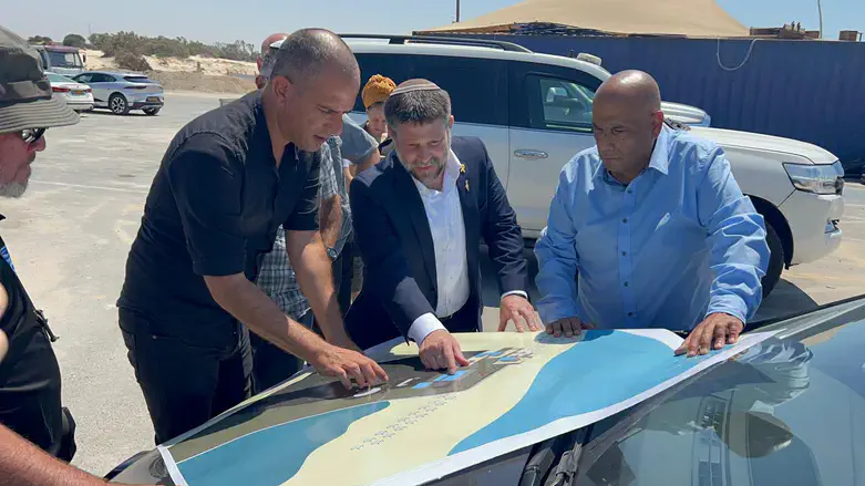 השר סמוטריץ' במהלך הביקור