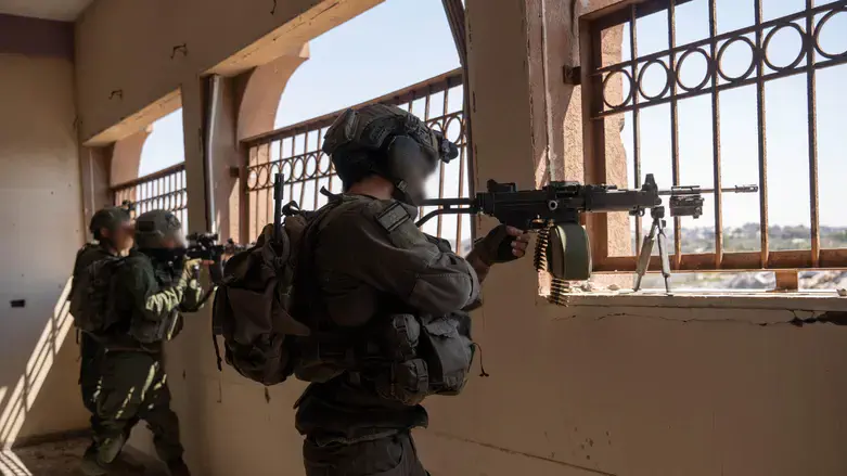IDF soldiers operating in Gaza