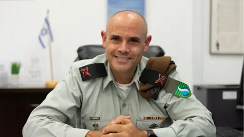 אופיר לויוס