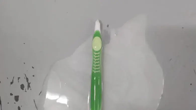 המברשת שהוסבה לדוקרן