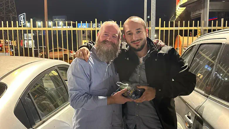 הרב עמיחי אייל בפעולה