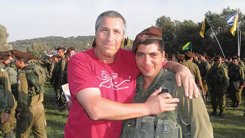 עופר עם בנו עוז ז"ל