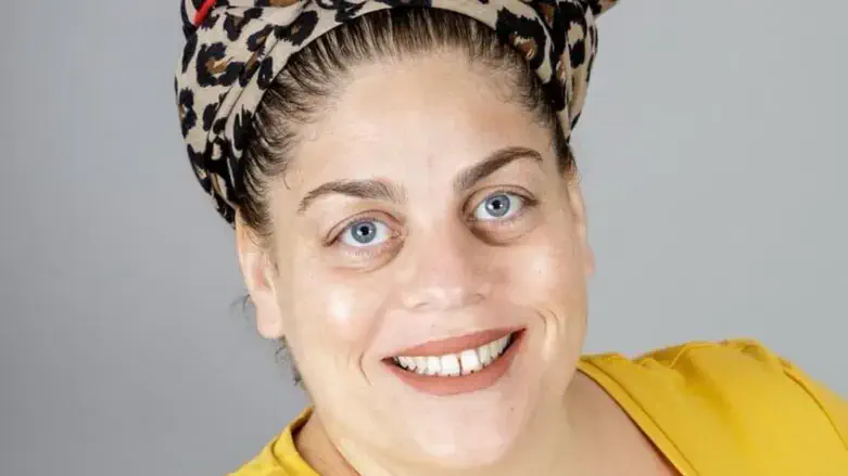 לא מתכונת לשתוק. נעמה עמית