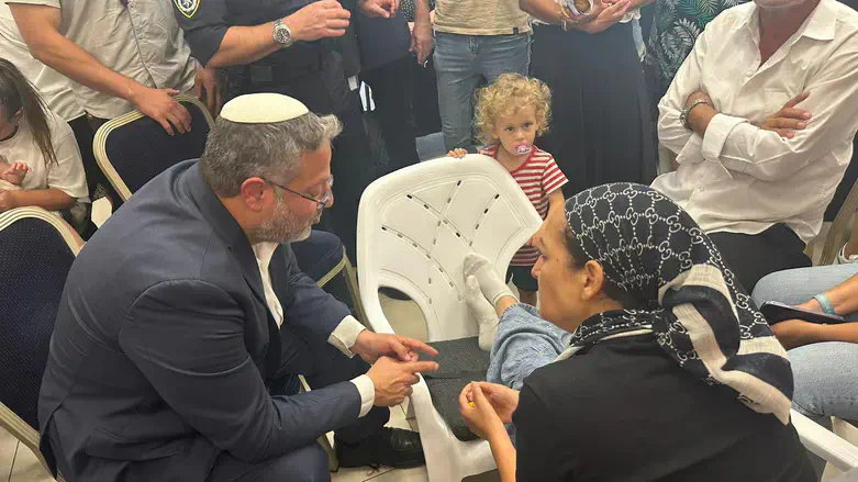 בן גביר בבית משפחת דנינו