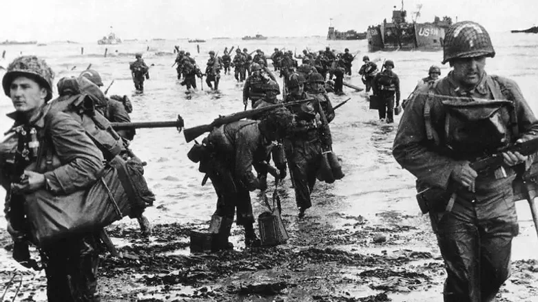D Day Allied soldiers