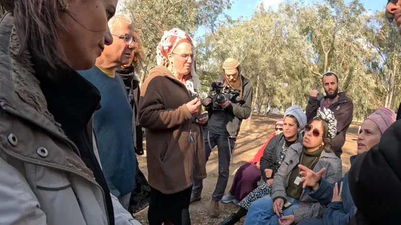 אברהם שפירא בעת צילום הסרט לזכר אליקים ליבמן