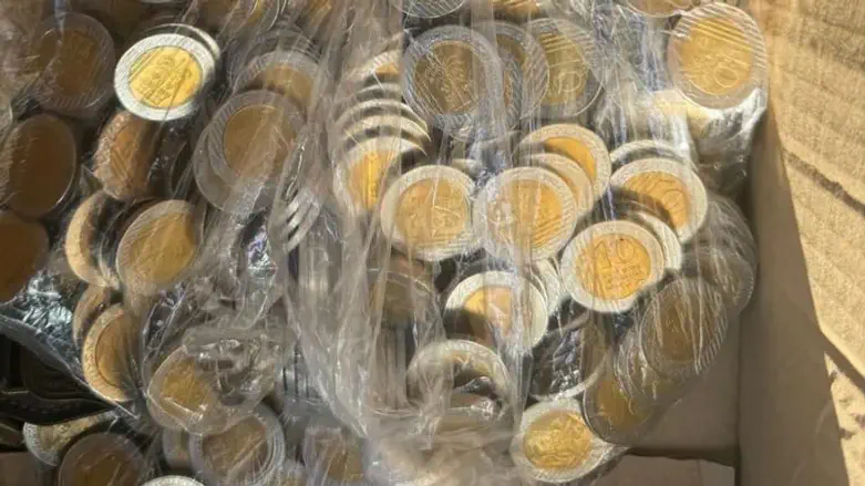 המטבעות המזויפים