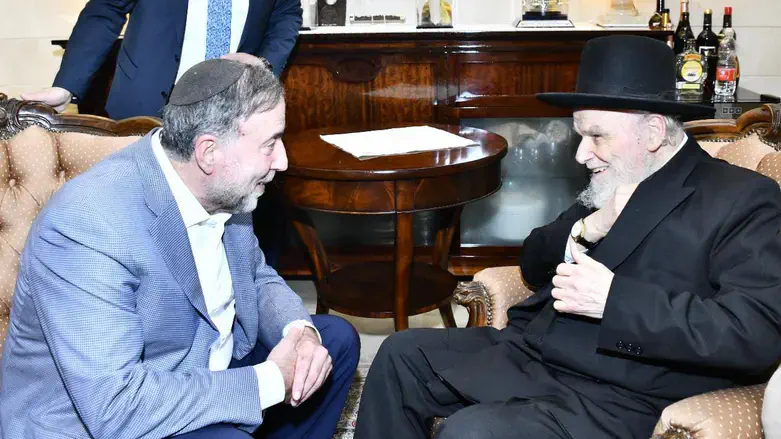 הרב הירש עם הגר