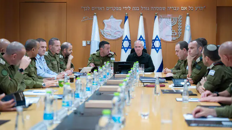 גלנט עם פורום מטכ"ל