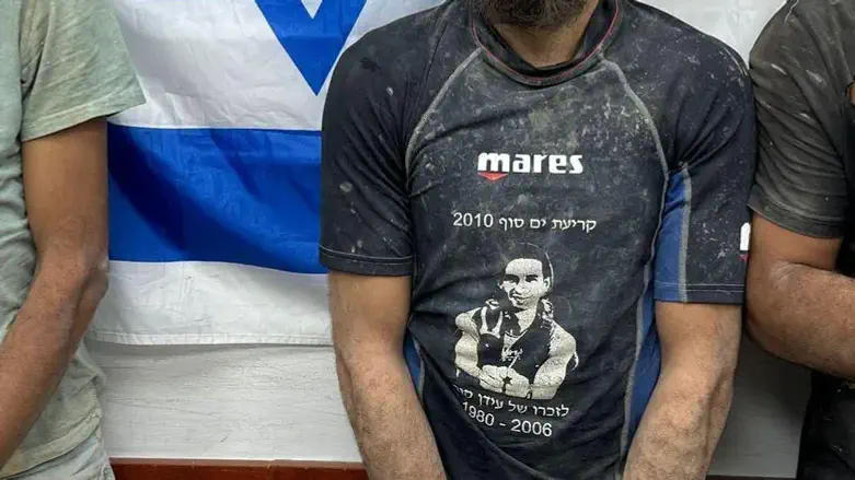 השב"ח עם החולצה