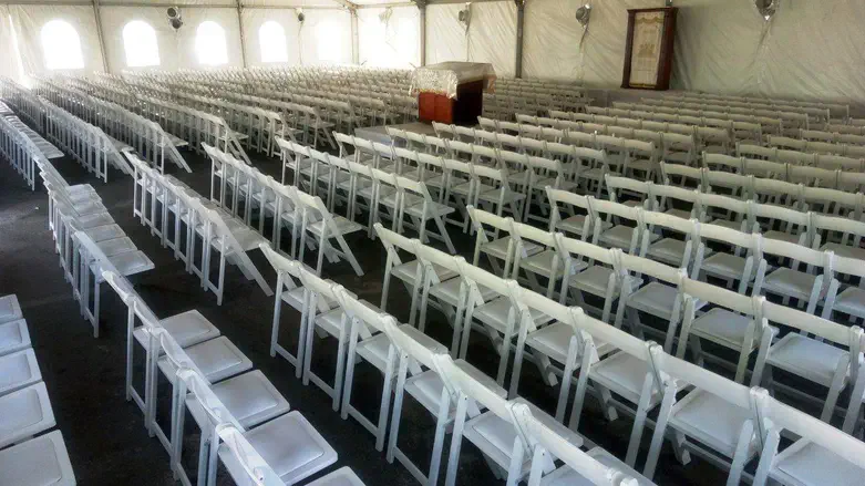 אחד מבתי הכנסת הפתוחים של חב"ד