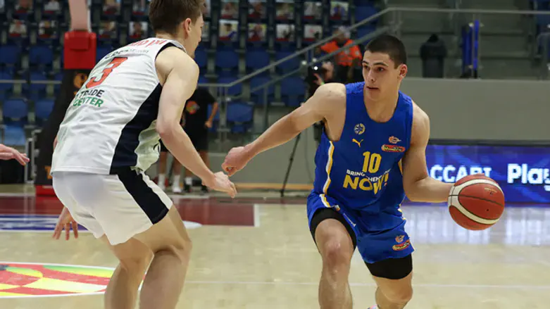 מאייר הצעיר. גם קיבל דקות משחק במשחק הפתיחה