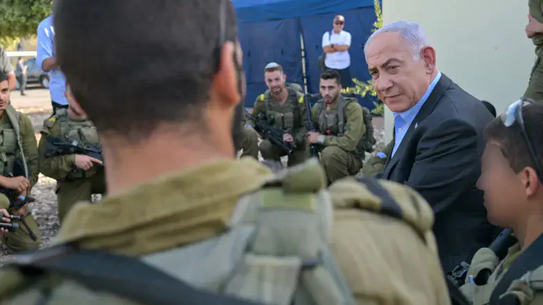 Netanyahu at Golani base